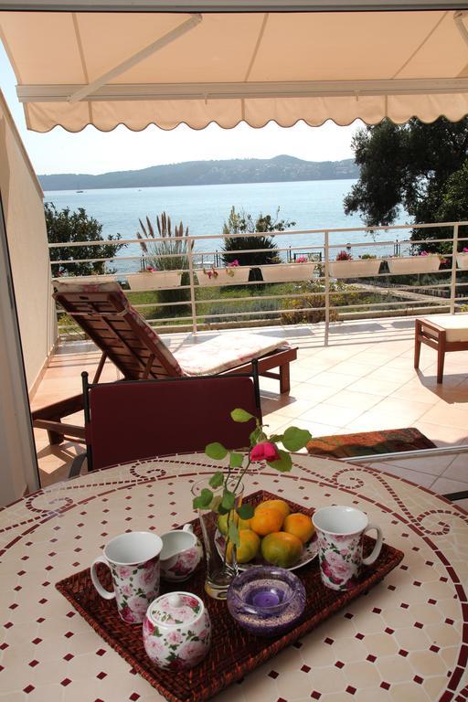 Gem Of The Sea Luxury Beach Apartment With Brand New Heating Infinity Pool Trogir Exterior photo