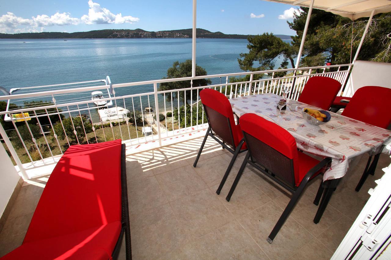 Gem Of The Sea Luxury Beach Apartment With Brand New Heating Infinity Pool Trogir Exterior photo