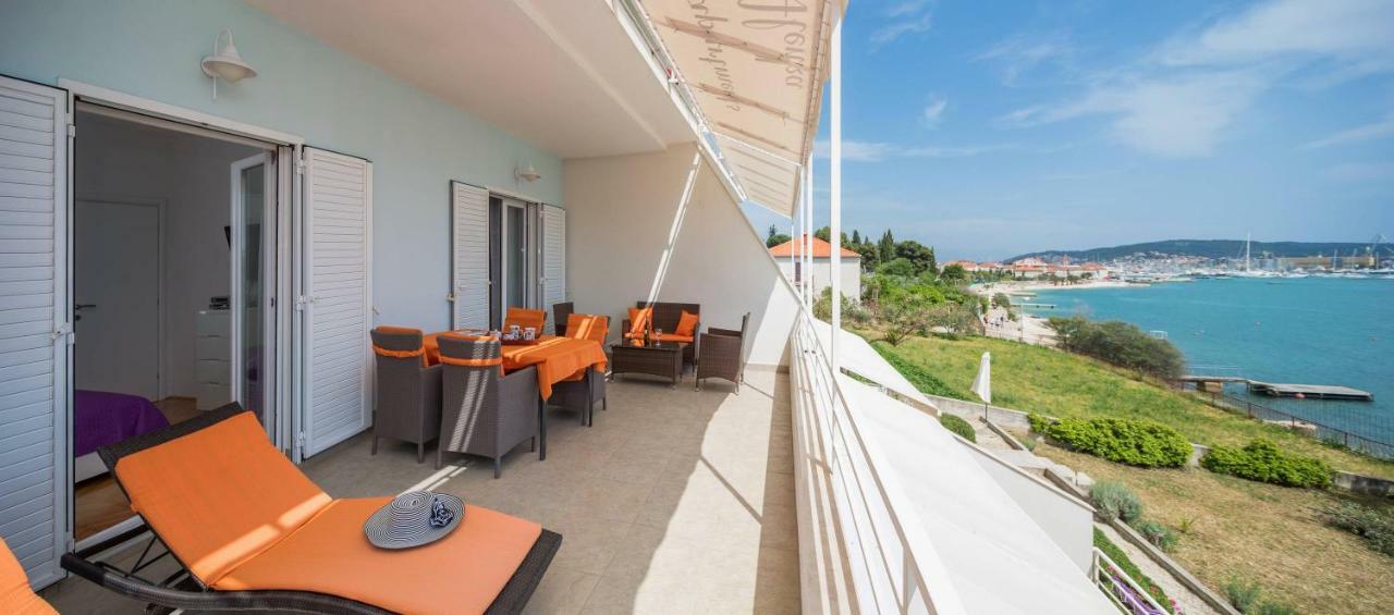 Gem Of The Sea Luxury Beach Apartment With Brand New Heating Infinity Pool Trogir Exterior photo